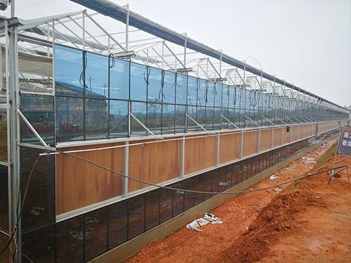 鋁合金框水簾施工現(xiàn)場(chǎng)